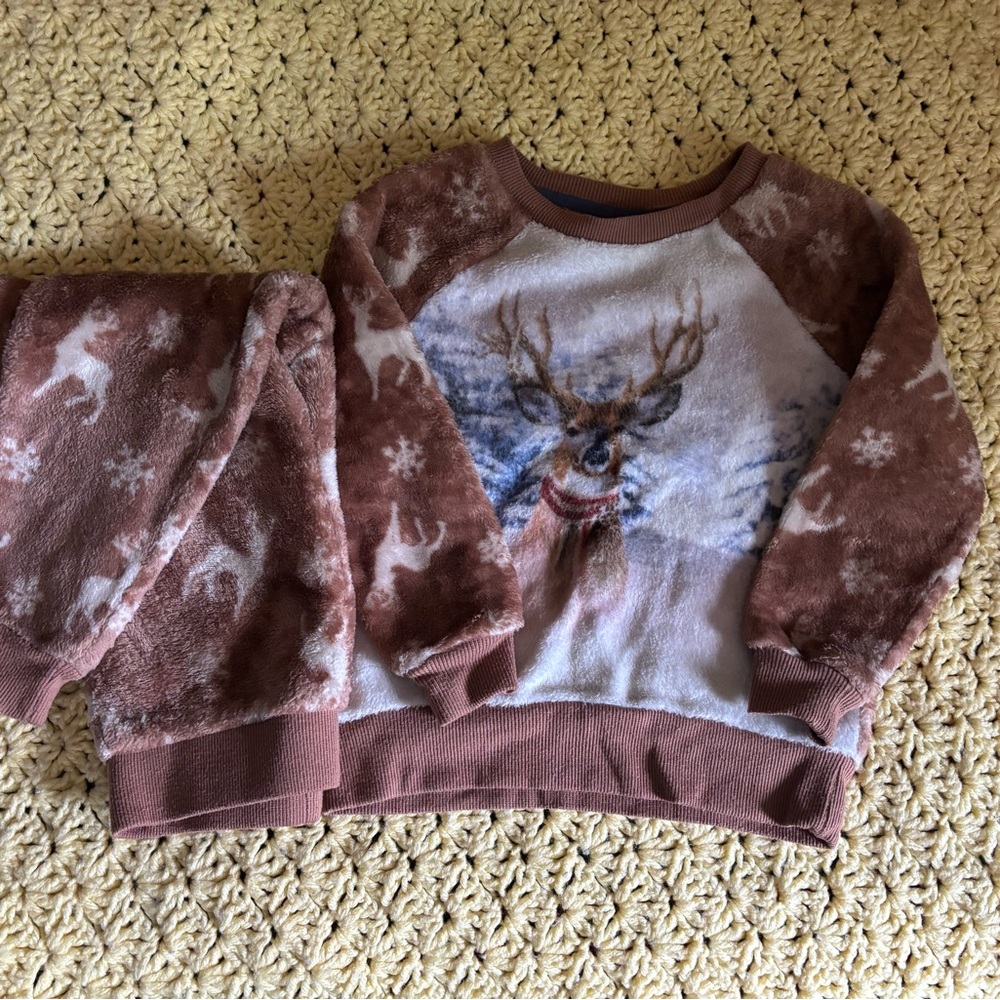 10/$20 Fuzzy deer set